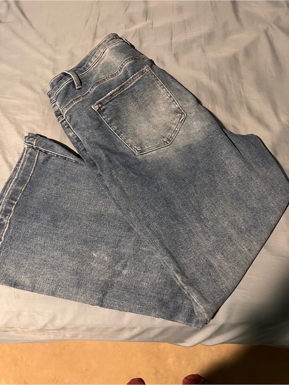 Women's Straight Leg Light Blue Washed Jeans